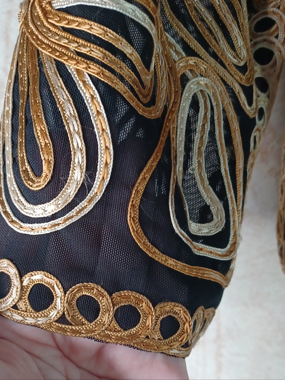 Beautiful And Unique Ribbon Embroidered (?) Jacket - Picture 7 of 7
